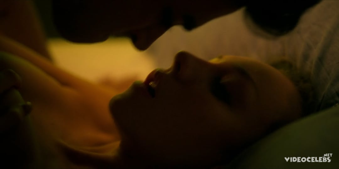 Ester Exposito’s steamy nude scene in Elite Short Stories Carla Samuel s01e02-03 (2021)