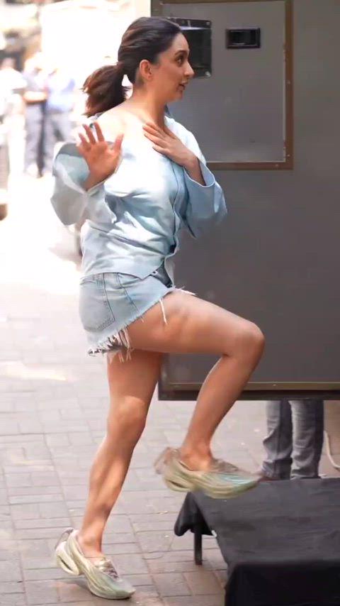 Hot and Sexy Kiara Advani Shows Off Her Curves