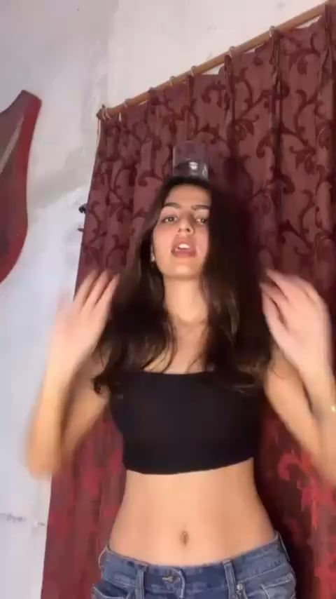 Hot and Sexy Moments with Taniya Oberoi