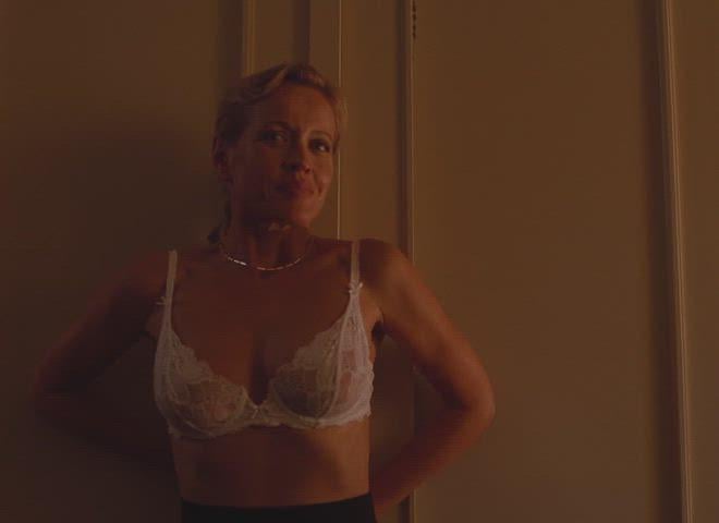 Jana Švandová’s Stunning Nude Scene in The Garden (1995)