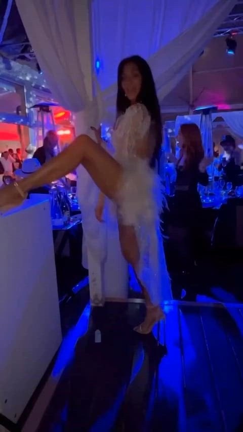 Nicole Scherzinger Shows Off Her Hot Ass in Stunning Lingerie