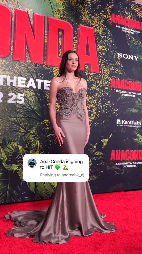 Sexy Shots of Daniela Melchior’s Stunning Butt