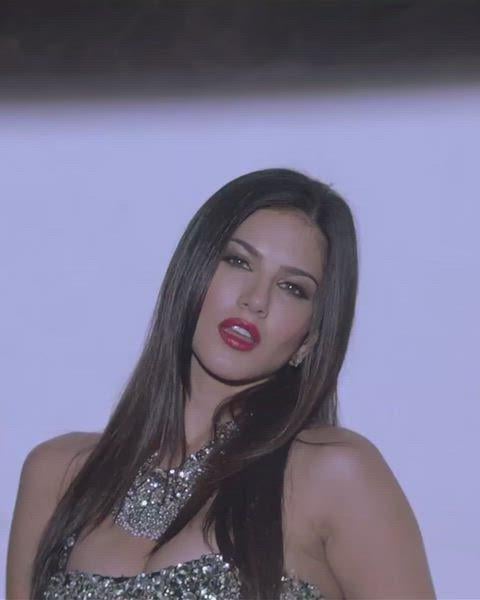 Sunny Leone’s sexy scene in Ragini MMS 2