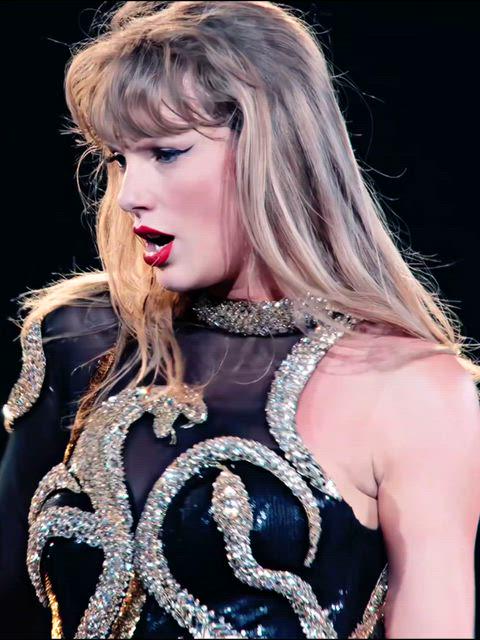Taylor Swift Goes Wild in Sizzling Hot Video