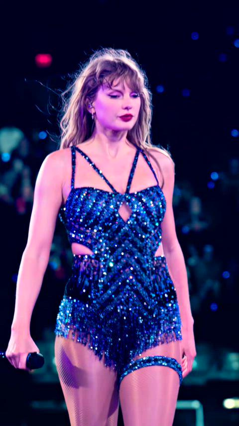 Taylor Swift Goes Wild in a Hot Summer Bikini Adventure