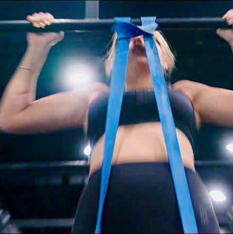 Taylor Swift Goes Wild with Hot Summer Vibes