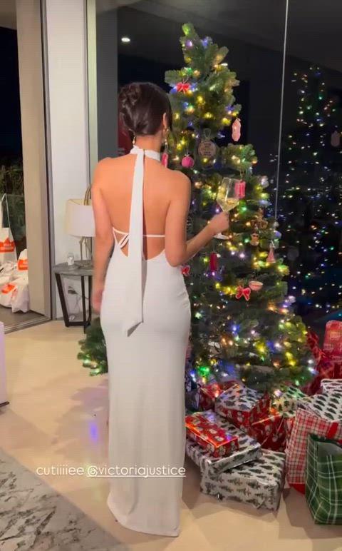 Victoria Justice’s Hot Ass Steals the Spotlight in This Sexy Clip