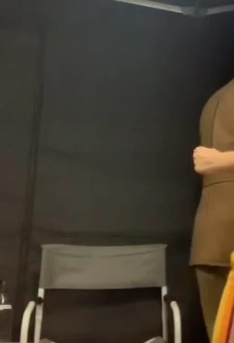 Hayley Lu Richardson and Emilia Clarke flaunt their sexy butts in stunning reveal