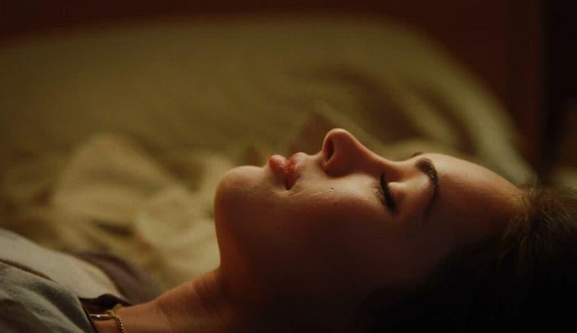 Amanda Seyfried and Megan Fox’s Sexy Moments You Can’t Miss