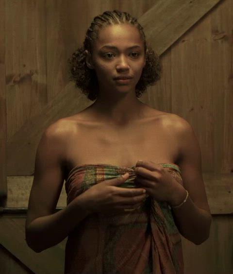 Berta Vázquez Goes Wild in a Sexy Photo Shoot