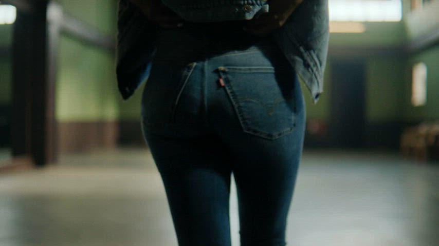 Deepika Padukone’s Steamy Moments in Various Clips