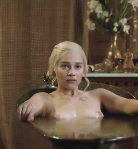 Emilia Clarke’s steamy nude scene in Game of Thrones