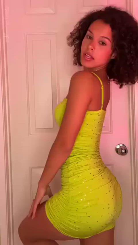 Gabriella Saraivah’s Sexy Hot Ass Steals the Show