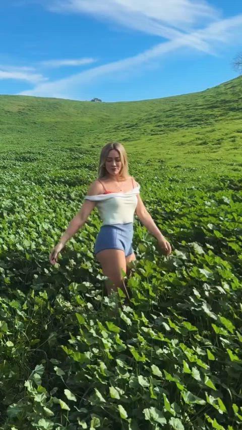 Hilary Duff’s Hot Ass Steals the Show in This Sexy Clip