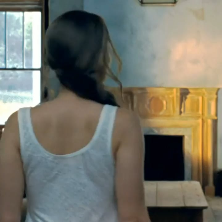 Jennifer Lawrence Looks Hot in Sexy Outfits