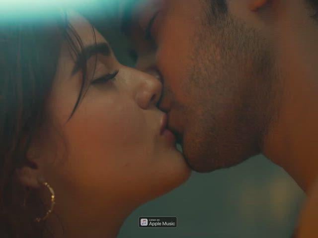 Kavya Thapar’s sexy appearance in her movies and TV series