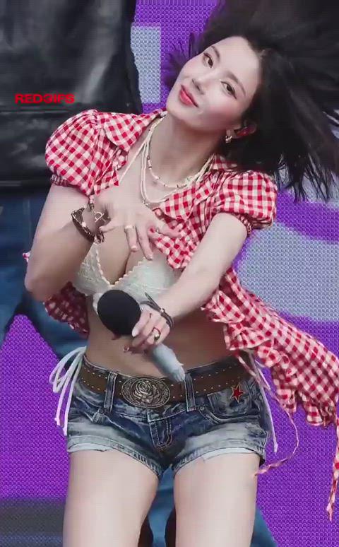 Kwon Eunbi Goes Wild in a Sexy Hot Summer Look