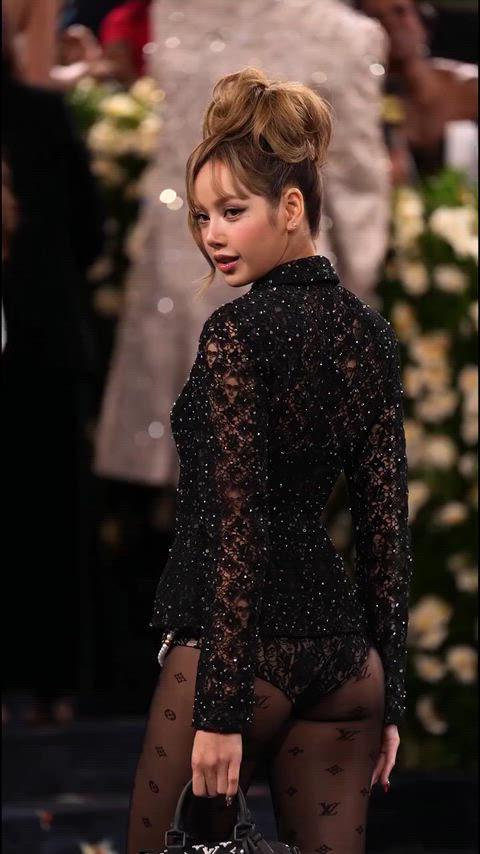 Lalisa Manoban’s Sexy Butt Steals the Show in Stunning Clips