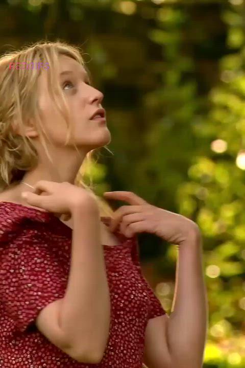 Ludivine Sagnier’s Steamy Nude Scene in La Petite Lili (2003)