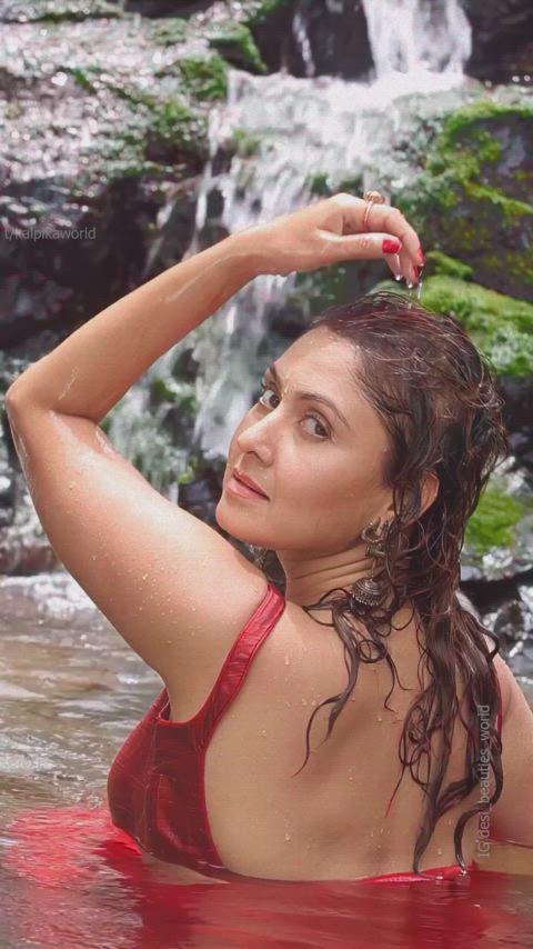 Manjari Fadnis’s hot appearance in an Instagram video