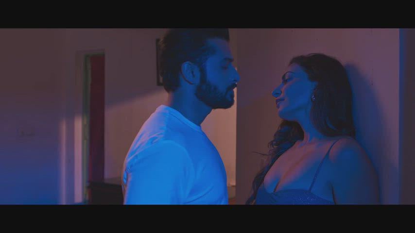 Navina Bole’s Hot Kissing Scene with Steamy Expressions