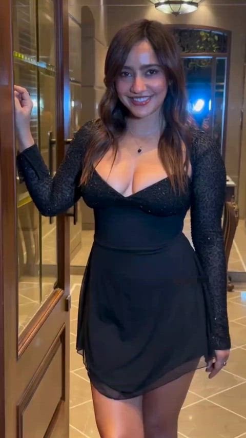 Neha Sharma’s hot appearance in a new clip