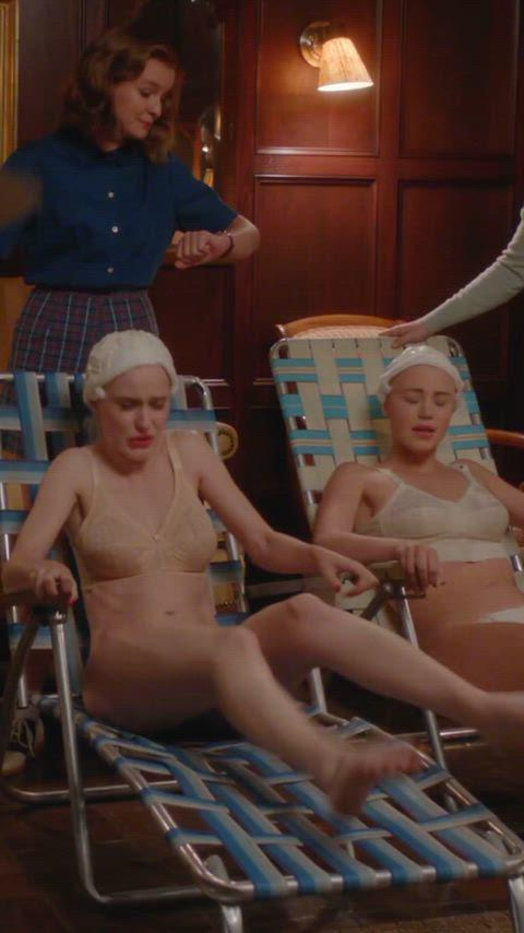 Rachel Brosnahan’s Sexy Moments Showcase Her Stunning Ass