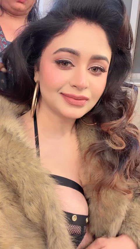 Ritabhari Chakraborty’s hot appearance in a video.