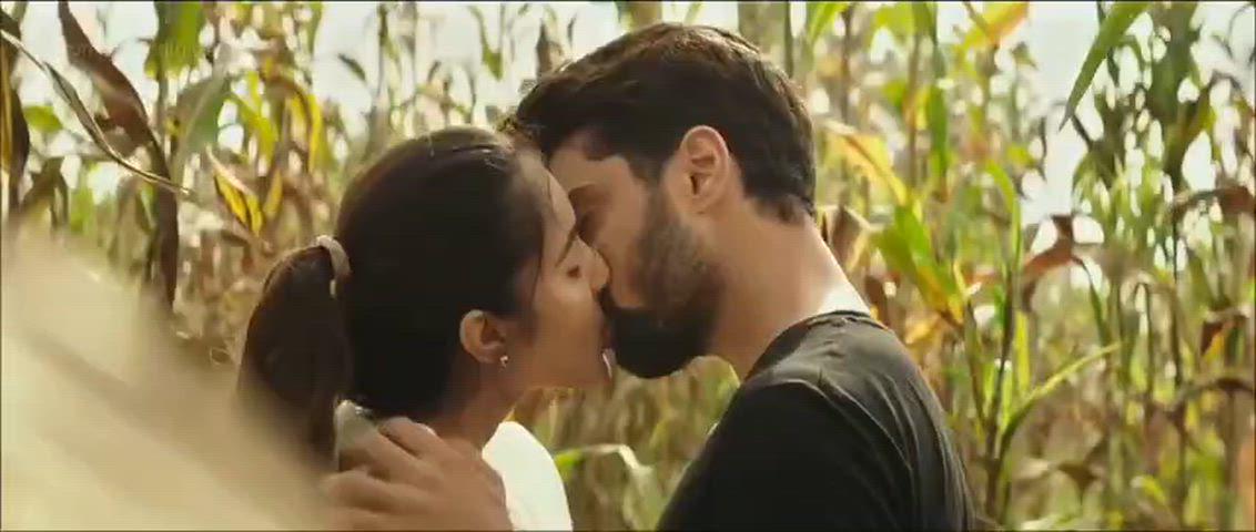 Simrat Kaur sizzles in a steamy nude scene that can’t be missed!