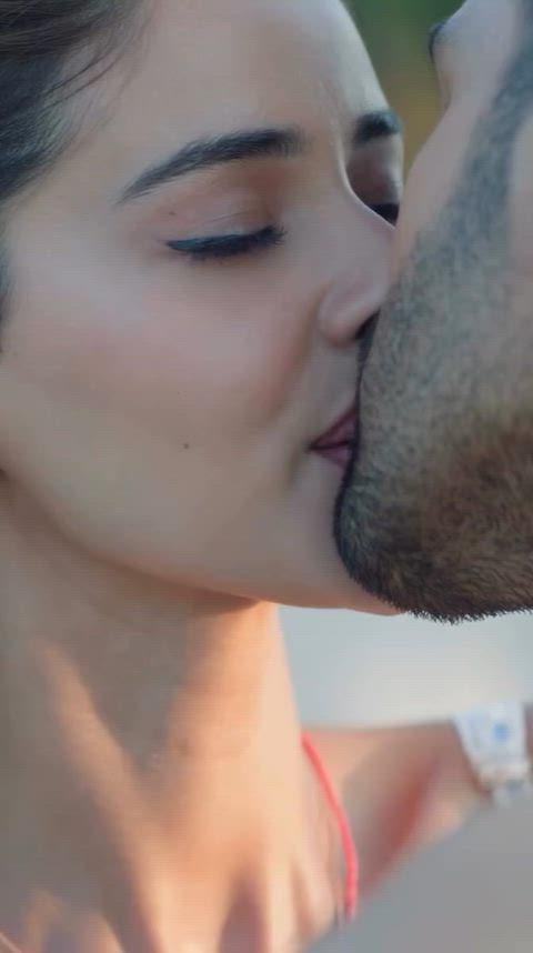 Ananya Pandey’s Steamy Nude Scene Revealed in This Hot Movie Moment