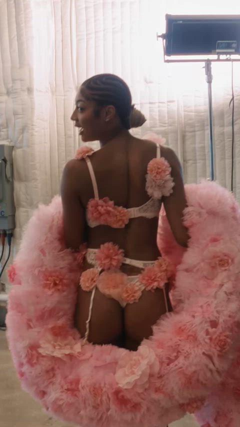 Angel Reese’s Hot Backside Showcase: A Must-See Butt Video!