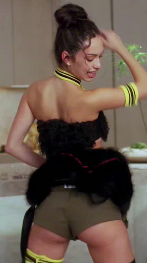 Daniela Avanzini’s Hot and Sexy Butt Revealed