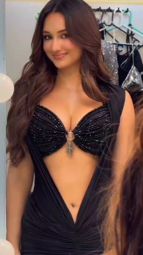 Hot Akanksha Sharma in Sexy Outfits