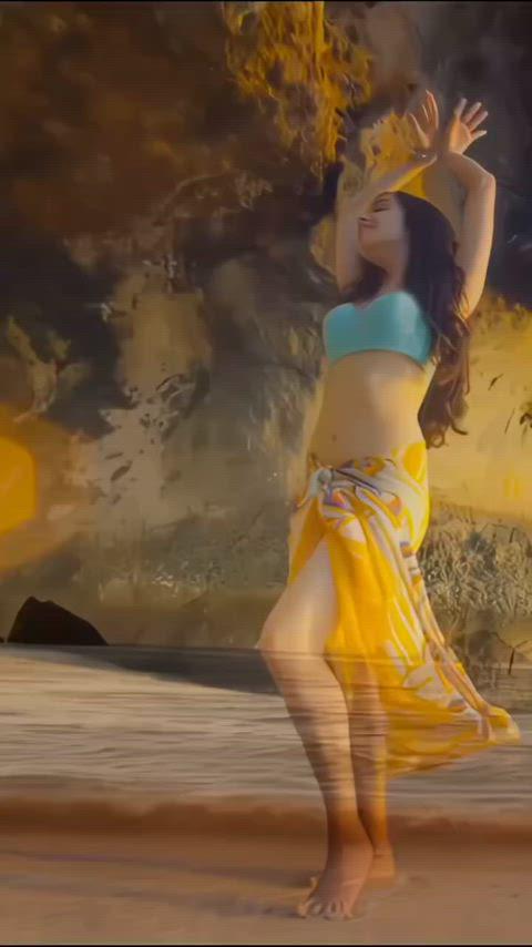 Hot Shraddha Kapoor Shows Off Her Sexy Style