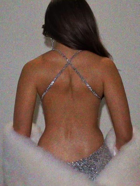 Hot and Sexy Alia Bhatt Shows Off Her Stunning Look