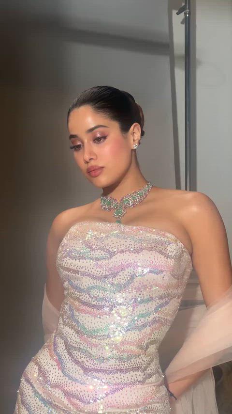 Janhvi Kapoor’s sizzling hot nude scene that you can’t miss