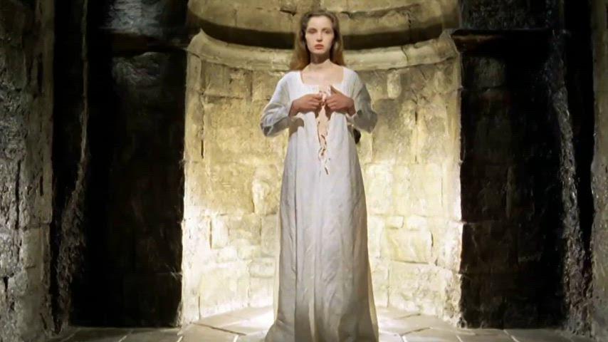 Julie Delpy’s nude scene in The Dark Night (1989)