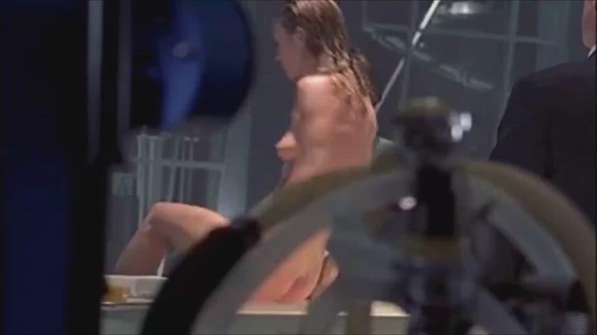 Sarah Wynter’s Nude Scene in The 6th Day (2000)