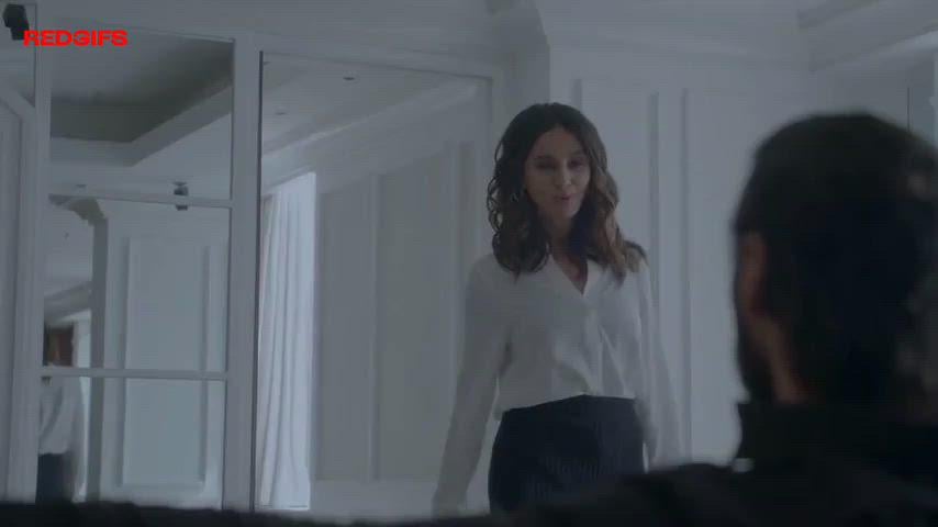 Shibani Dandekar’s sizzling nude scene that will leave you breathless