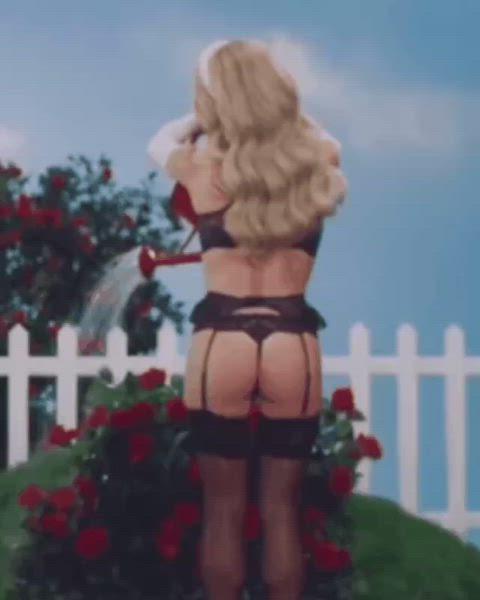 Sydney Sweeney Goes Wild in a Sexy Beach Photoshoot