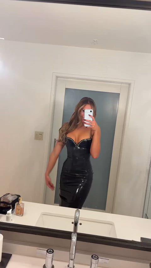 Tate McRae Goes Wild in a Scorching Hot Reveal