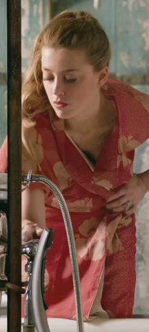 Amber Heard’s Hot and Sexy Butt Unveiled in Stunning Clips