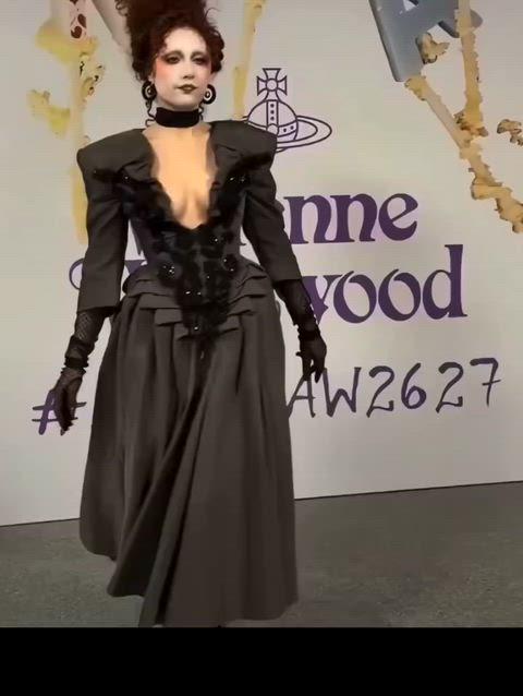 Chappell Roan’s Hot Ass Steals the Spotlight in This Sultry Clip