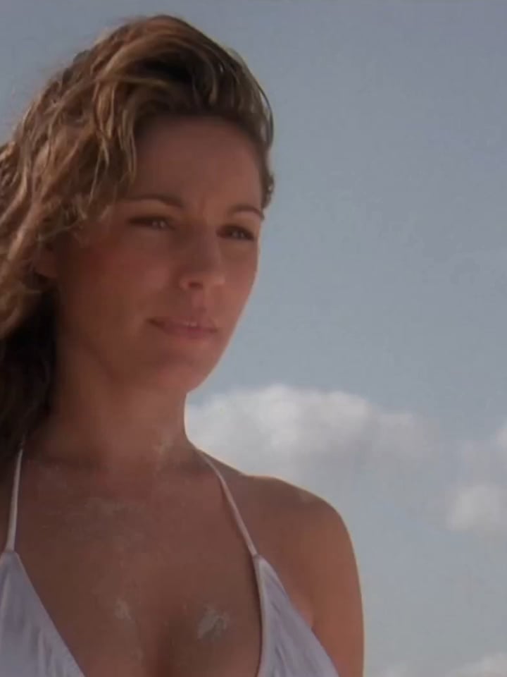 Hot and Sexy Kelly Brook Showing Off Her Cleavage