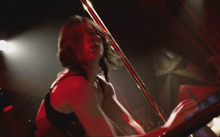 Jessica Biel Shows Off Her Sexy Ass on Her Birthday