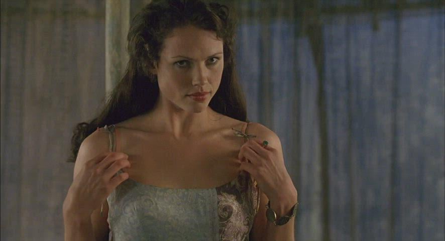 Kate Groombridge Goes Wild in a Sultry Photoshoot