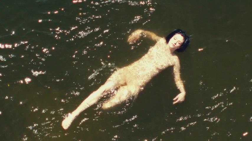 Lera Abova’s nude scene in Honey Don’t! (2025) from the live-action One Piece