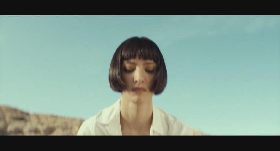 Lera Abova’s nude scene in “One Piece” – Honey Don’t! (2025)