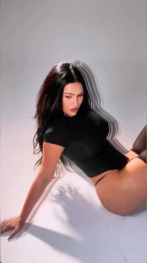 Megan Fox’s Hot Ass Steals the Spotlight in This Sexy Clip