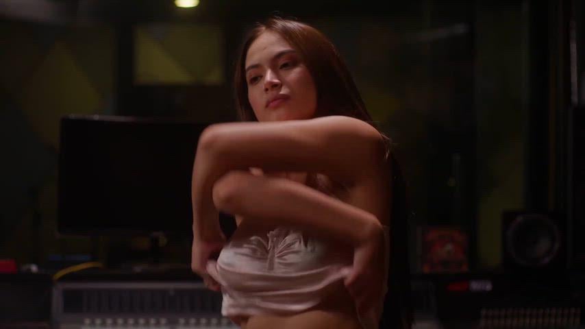 Skye Gonzaga’s Stunning Nude Scene in Tuklas (2026)